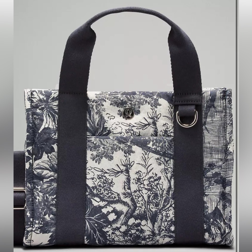 Lululemon Boxy Tote 4.5L